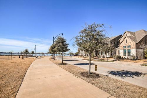 Chic Rowlett Retreat With Views - Walk To Lake!