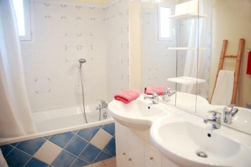 Hostal Gite Anduze Le Clos Des Cigales