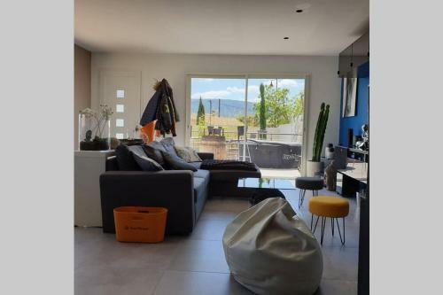 Maison Neuve & Moderne Au Pied Du Luberon