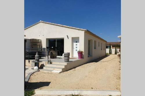 Maison Neuve & Moderne Au Pied Du Luberon