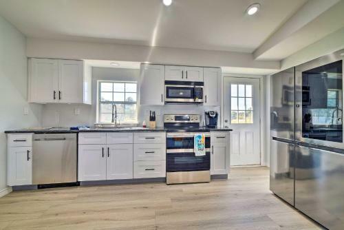 Modern Rockport Home, 1 Mi To Holiday Beach!