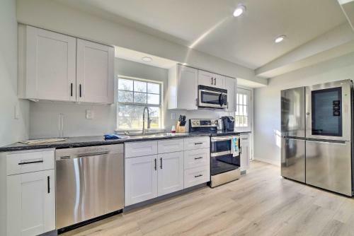 Modern Rockport Home, 1 Mi To Holiday Beach!