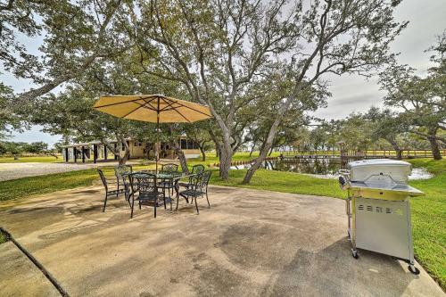 Fishermans Paradise Rockport Home With Patio!