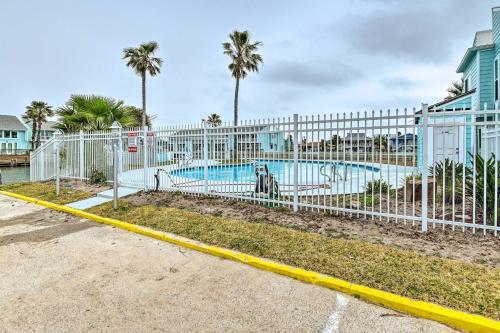 Apartamento Chic Waterfront Condo With Balcony And Boat Slip!