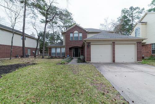 Idyllic Lakeview Home
