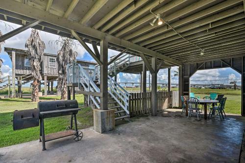 Surfside Beach Hideaway With Private Yard!
