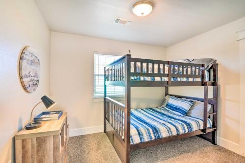 The Red Reef Home With Sundeck, Walk To Beach