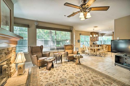 Spacious Woodlands Home Pool And Outdoor Oasis
