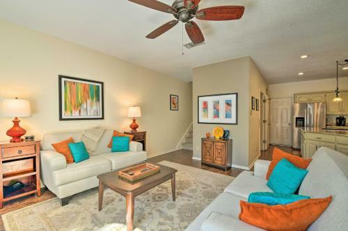 Colorful Townhome - Walk To Chandor Gardens!