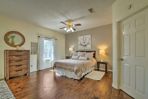 Colorful Townhome - Walk To Chandor Gardens!
