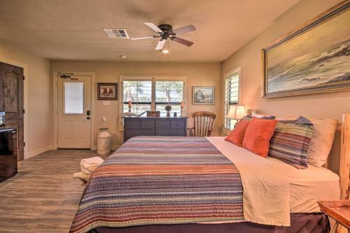 Villa 200-acre Lakefront Ranch In Wallis With Pvt Lake