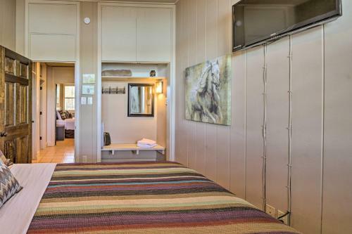 Villa 200-acre Lakefront Ranch In Wallis With Pvt Lake