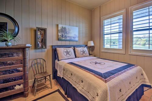 Villa 200-acre Lakefront Ranch In Wallis With Pvt Lake