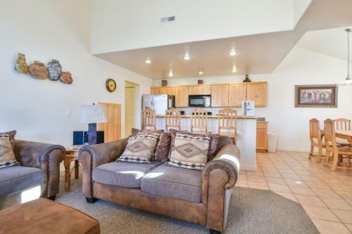 Rvv 4a4 - Beautiful 3 Bed Two And A Half Bath Home Near Pool