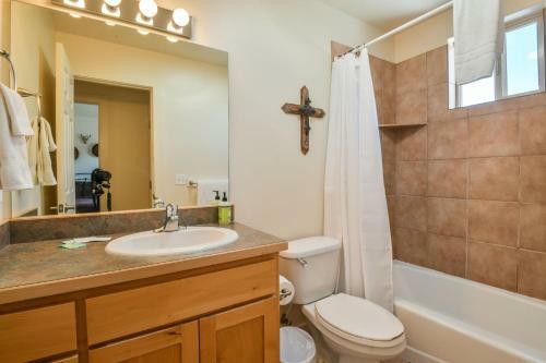 Rvv 4a4 - Beautiful 3 Bed Two And A Half Bath Home Near Pool