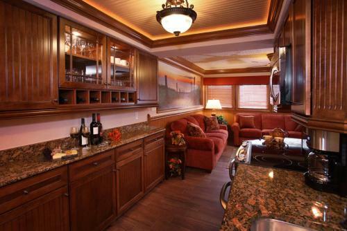 Hotel Biscayne Suites