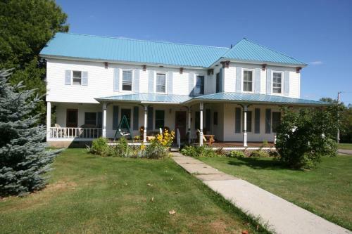 Bed & Breakfast Spruce Lodge Llc