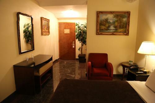 Paris Suites Hotel New York