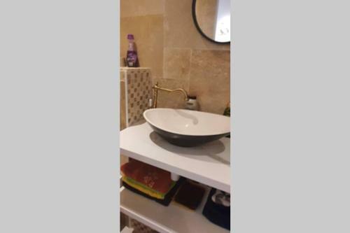 Apartamento Studio Entre Vall�e Colline Et Soleil Marseillais