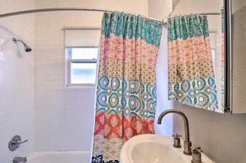 Charming Getaway Less Than 1 Mi To Dtwn And River Walk!
