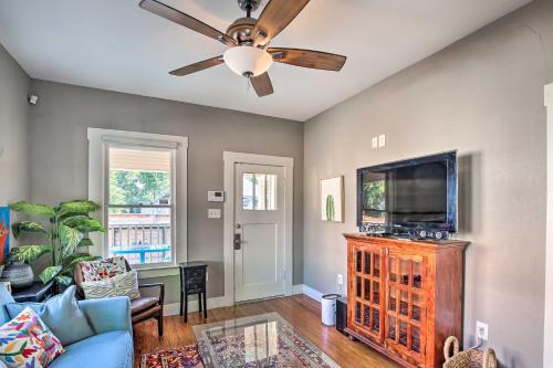 Charming Getaway Less Than 1 Mi To Dtwn And River Walk!