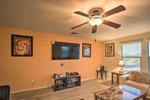 Pet-friendly Getaway With Yard About 4 Mi To Seaworld!