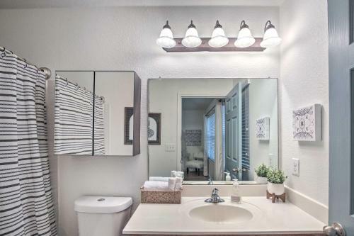 Stylish San Antonio Home Less Than 2 Mi From Seaworld