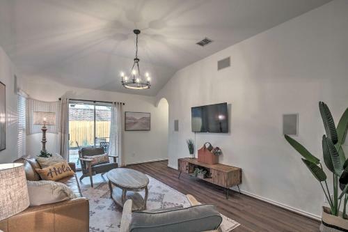Stylish San Antonio Home Less Than 2 Mi From Seaworld
