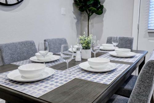 Beautiful 3 King Bd Townhome Near Six Flags Utsa