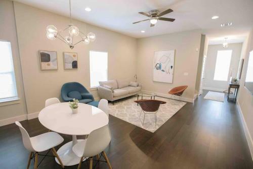 Spacious, Sleeps 6, St Phillips, King Bed
