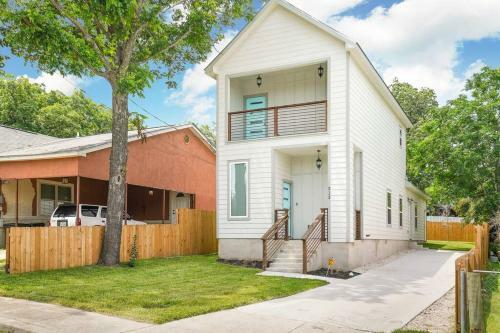 Spacious, Sleeps 6, St Phillips, King Bed