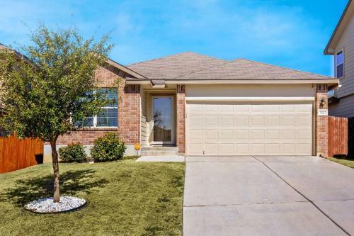 Cozy Home Near Af Bmt Base, Seaworld, & Riverwalk