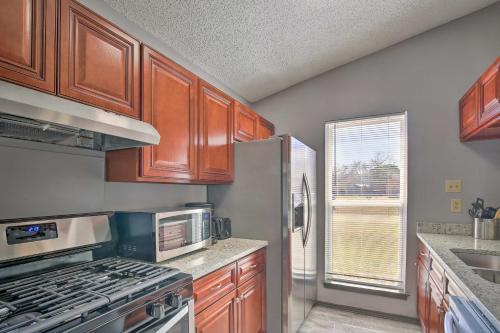 West San Antonio Home Near Dtwn Attractions!