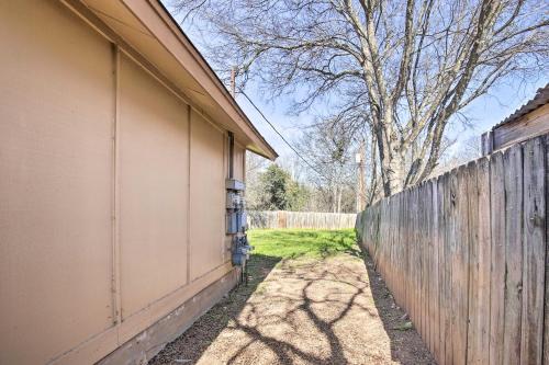 West San Antonio Home Near Dtwn Attractions!
