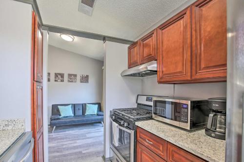 West San Antonio Home Near Dtwn Attractions!