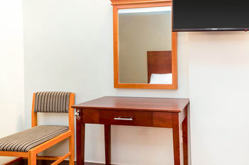 Hotel Econo Lodge South Ozone Park