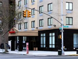 Hotel Ramada Queens