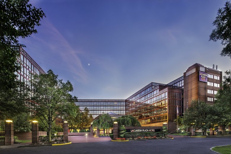 Laguardia Plaza Hotel