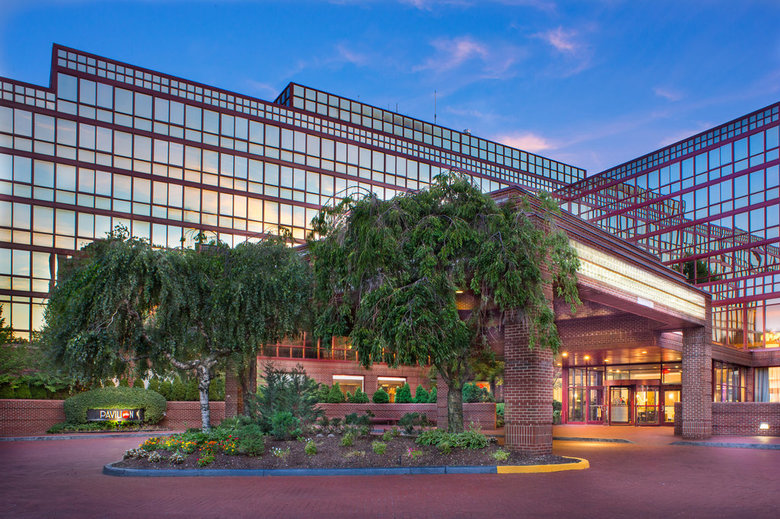 Laguardia Plaza Hotel