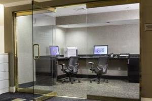 Laguardia Plaza Hotel