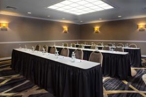 Laguardia Plaza Hotel