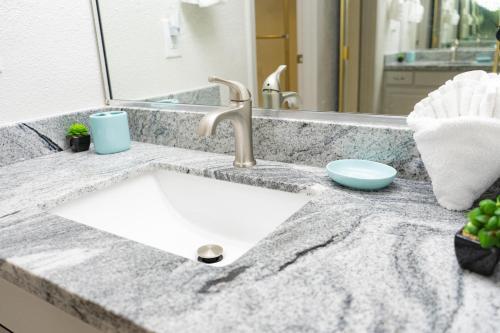 Stunner 9th Floor View Home With 2 Heated Pools - Saida 3-903