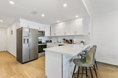 Fully Renovated Beachfront Villa With Picture Perfect Ocean Views
