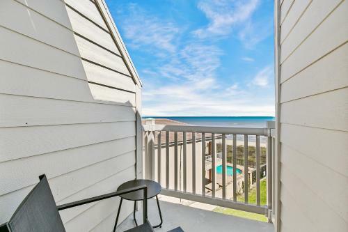 Fully Renovated Beachfront Villa With Picture Perfect Ocean Views