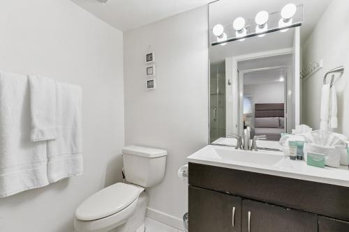 Ground Level Pet-friendly Condo Seconds From Beach