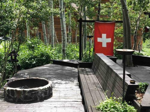 Swiss Cottage Ski And Summer Retreat