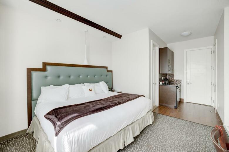 Condor Hotel Brooklyn