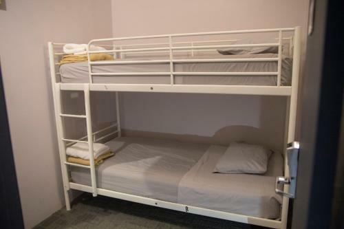 B Hotel & Hostel