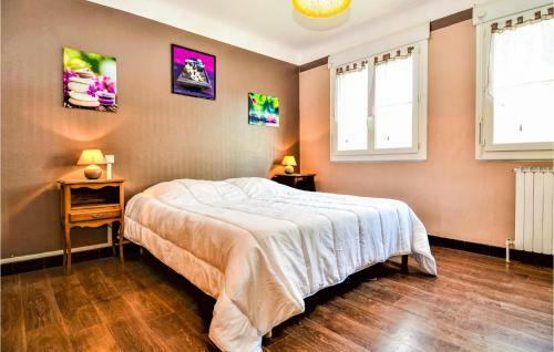 Awesome Home In Meynes With Wifi And 2 Bedrooms