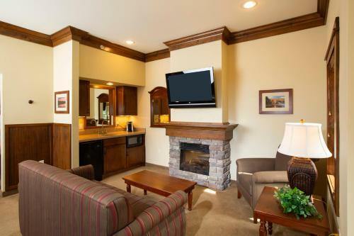 The Rockwell Lake Lodge, A Cobblestone Hotel